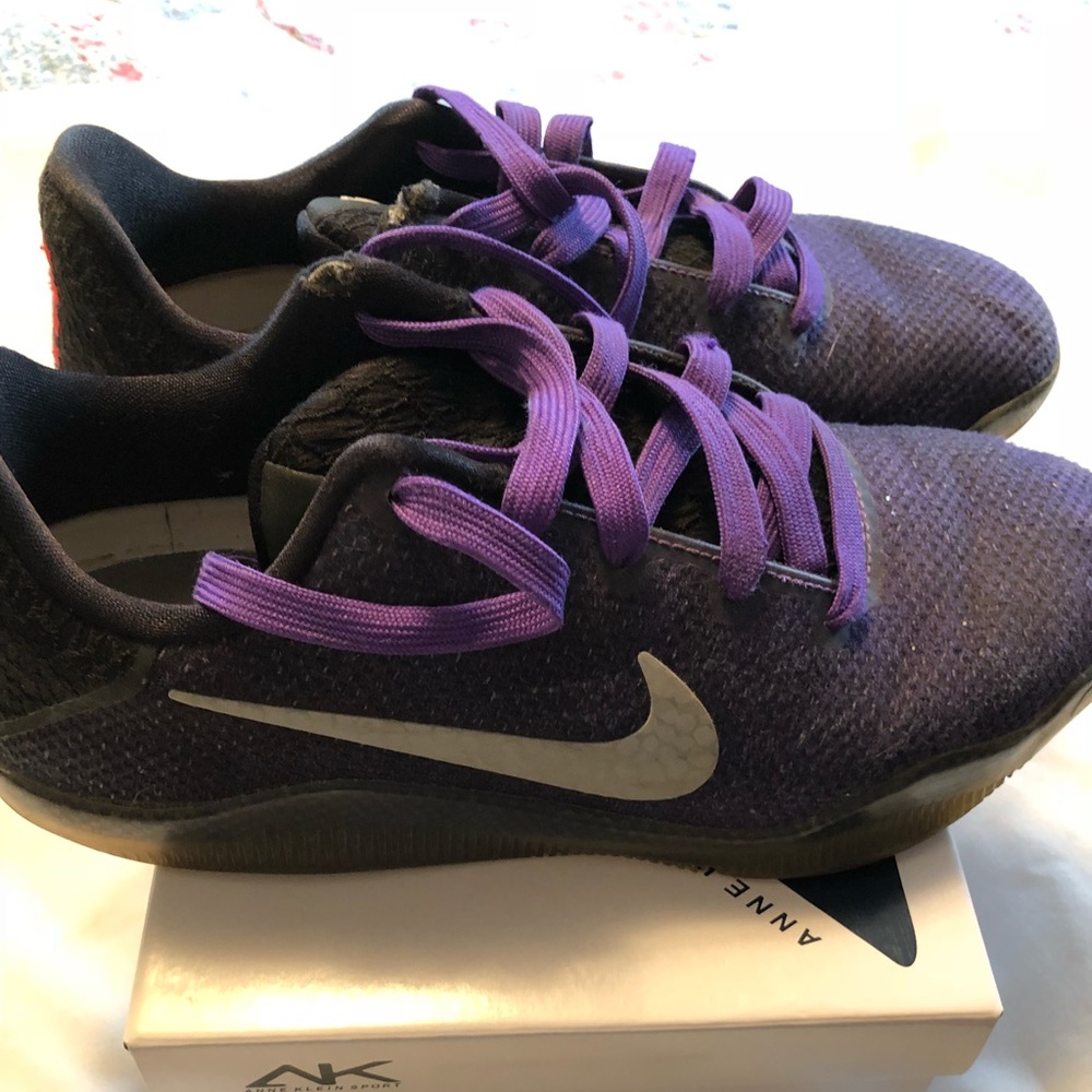 FREE with purchase of 2 items ➡️ Sports shoes